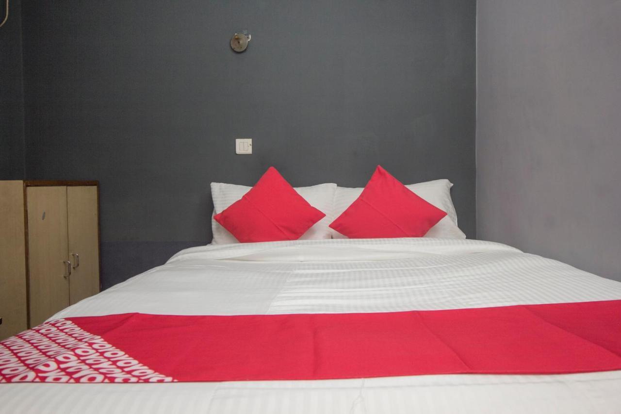 Hotel O Golden Moments Siliguri Exterior foto