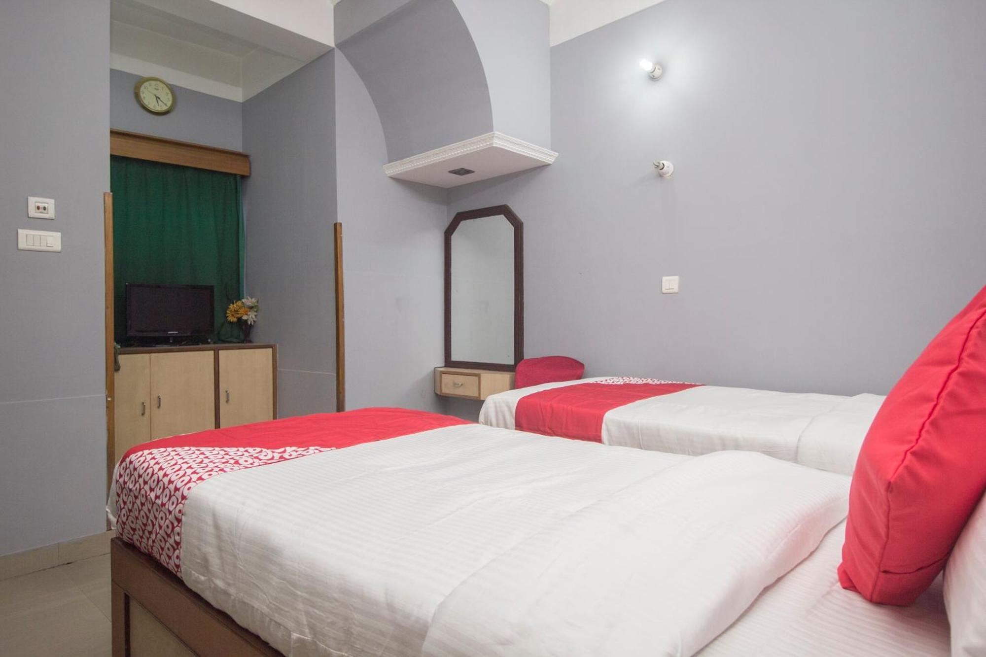 Hotel O Golden Moments Siliguri Exterior foto
