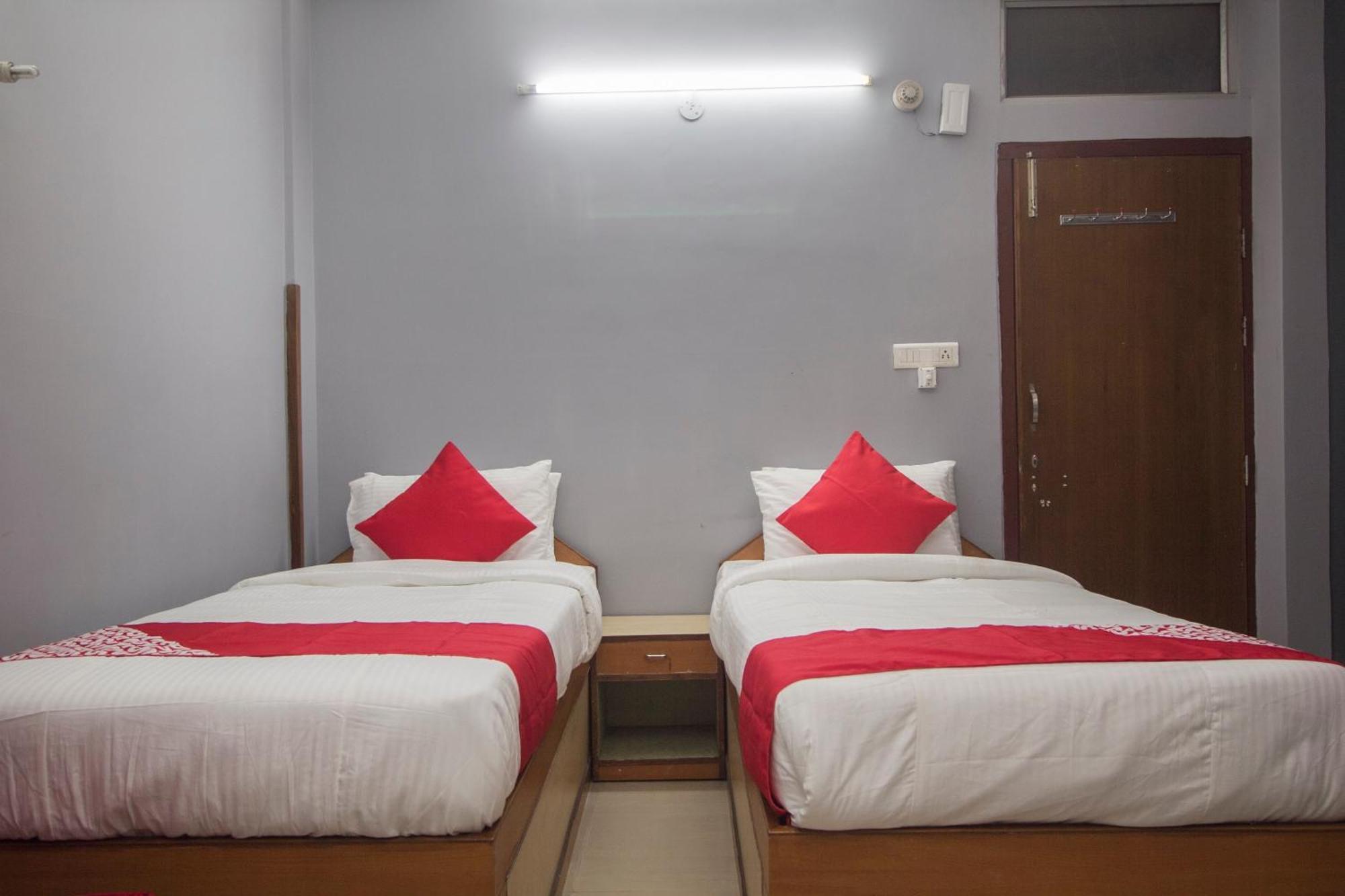 Hotel O Golden Moments Siliguri Exterior foto